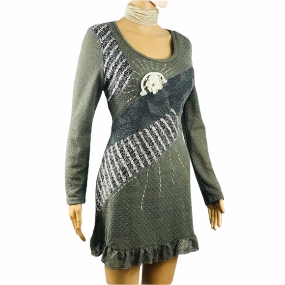sylc camisa Dresses & Skirts - Sylc camisa gray/white knit dress Size  medium